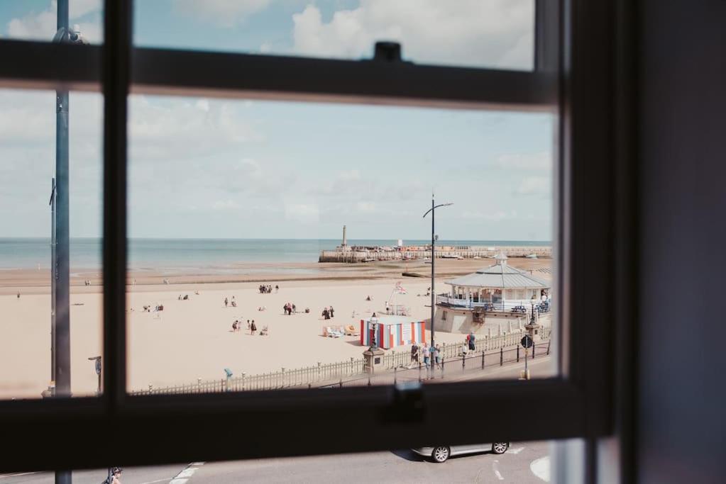 The Sunset Apartment - Margate Beach - By Goldex Coastal Breaks Экстерьер фото