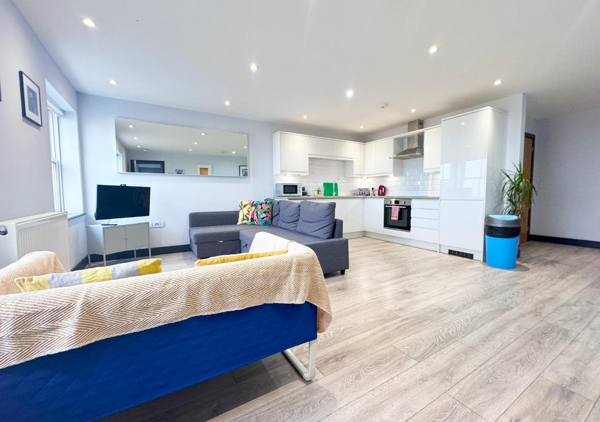 The Sunset Apartment - Margate Beach - By Goldex Coastal Breaks Экстерьер фото